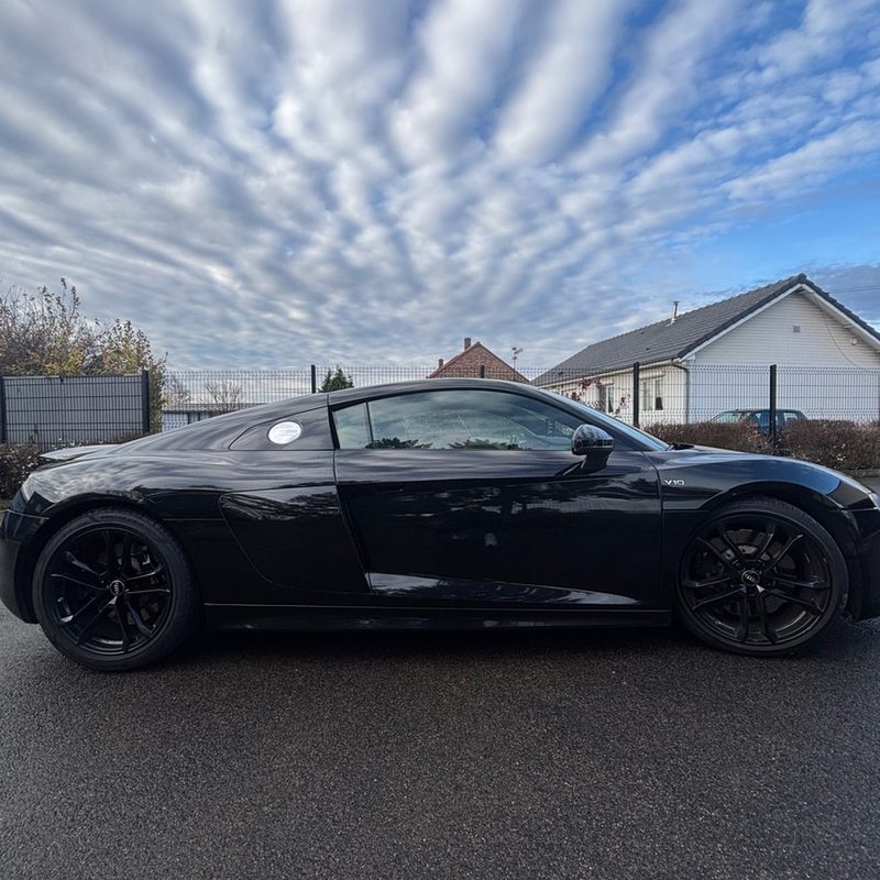 Audi R8 V10 convoy&eacute;e par AUTOMOVE &mdash; transport v&eacute;hicule premium