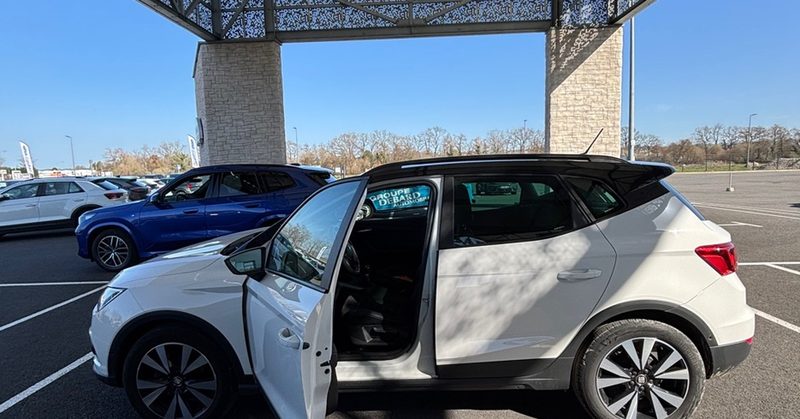 V&eacute;hicule Seat en cours de convoyage par AUTOMOVE